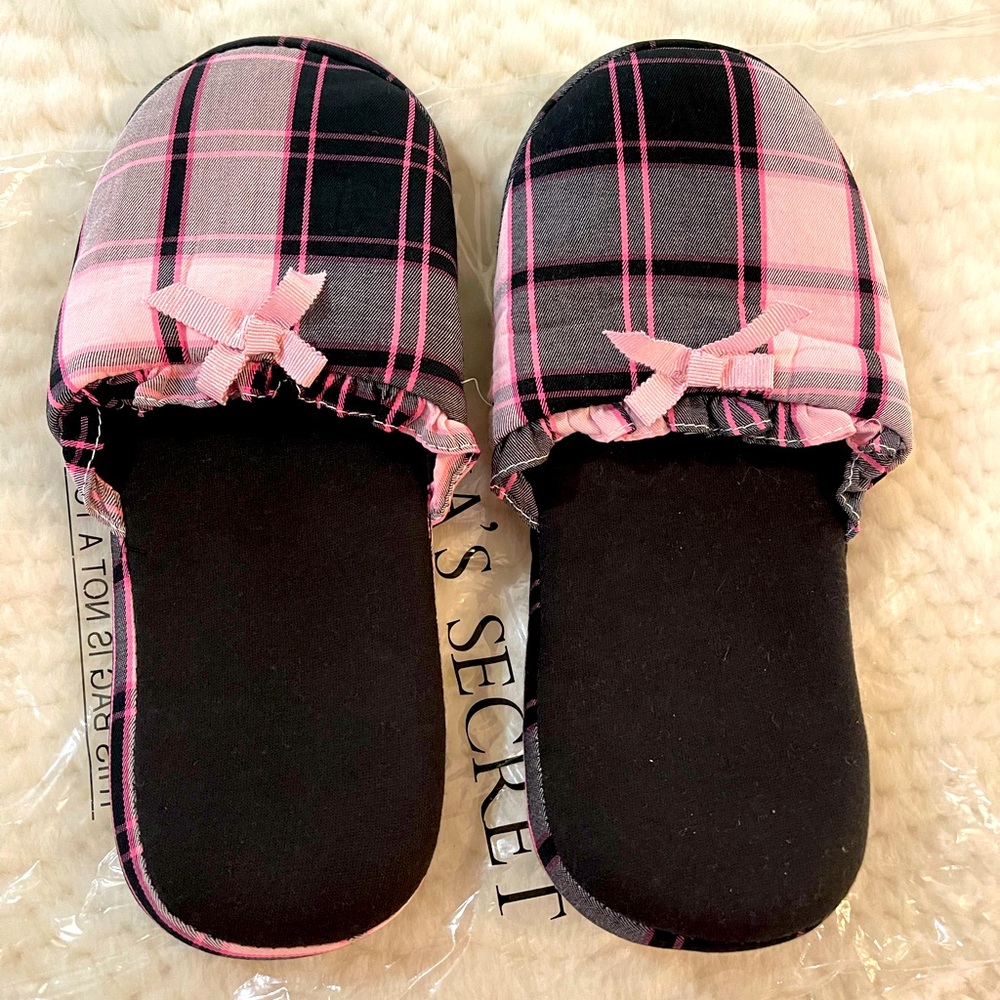 New! Victoria’s Secret Plaid Slippers